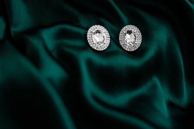 How the Internet Is Changing the Way We Buy Diamonds