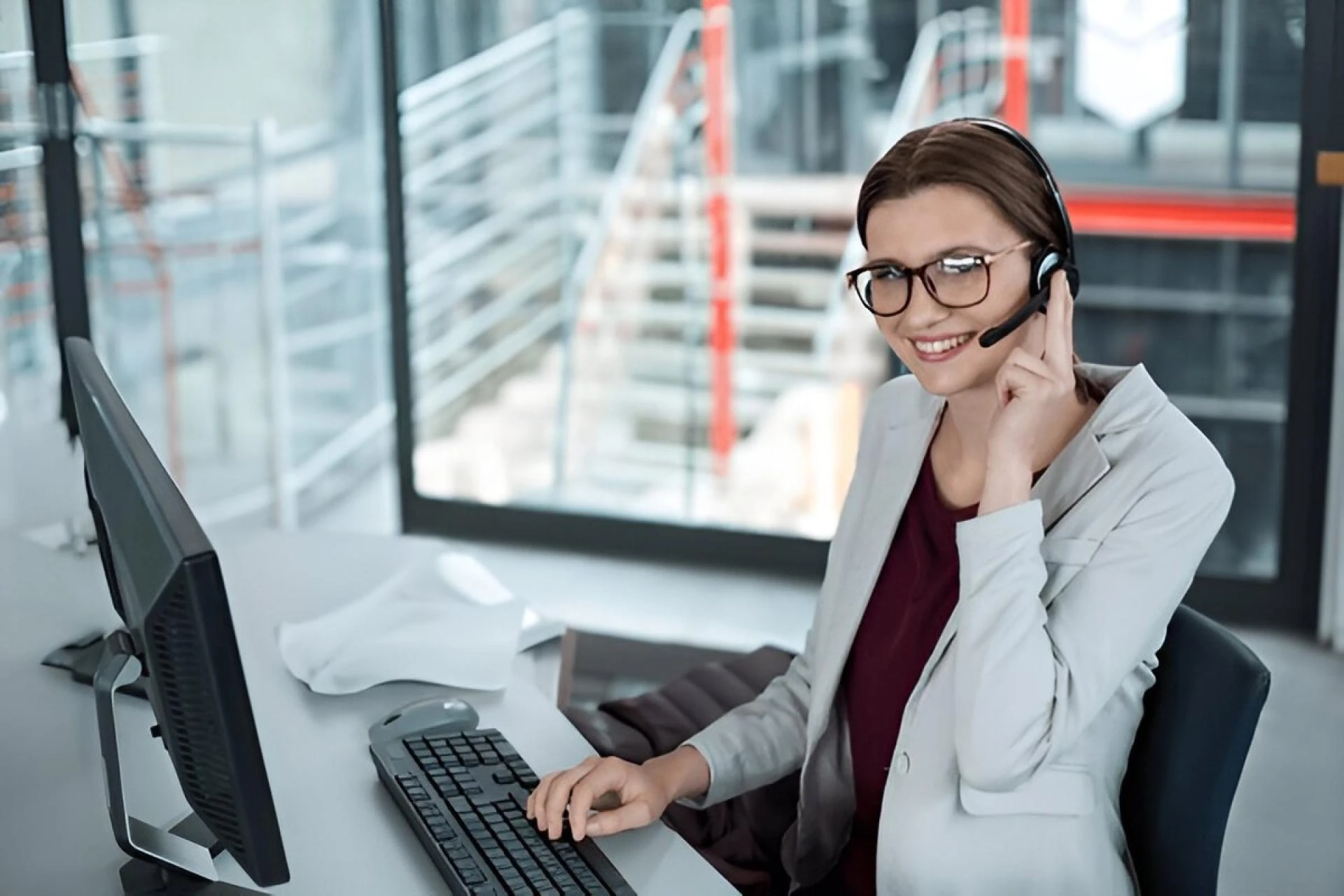 How Accent Neutralization Elevates CX and Agent Confidence in Call Centers