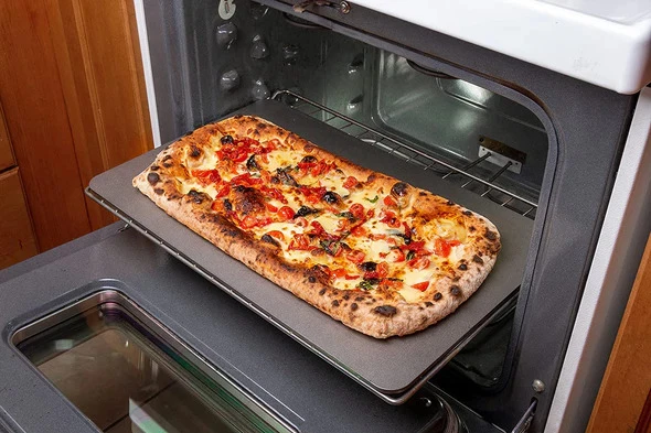 Do You Need to Oil a Pizza Steel? Myths vs Facts