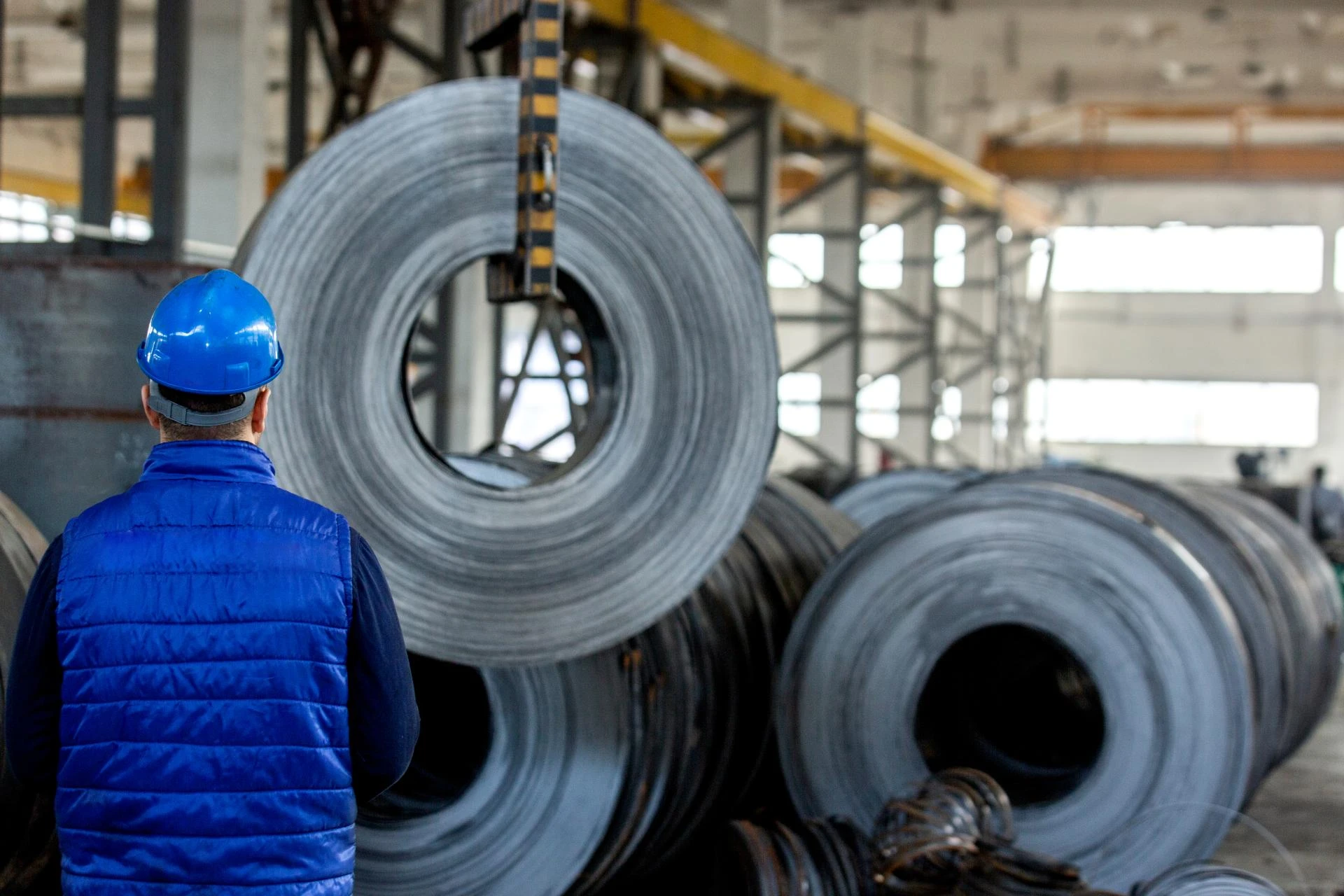 7 Benefits of Partnering With a Local Steel Supply Company