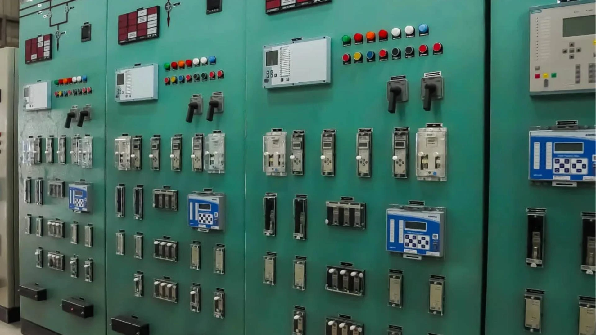 The Role of 33kV Control Relay Panels in Power Distribution Networks