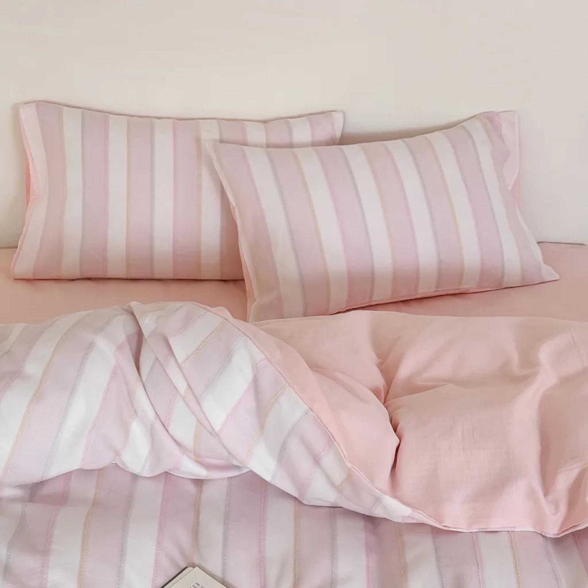 Timeless Elegance: Transform Your Bedroom with the Candy Striped Bedding Set