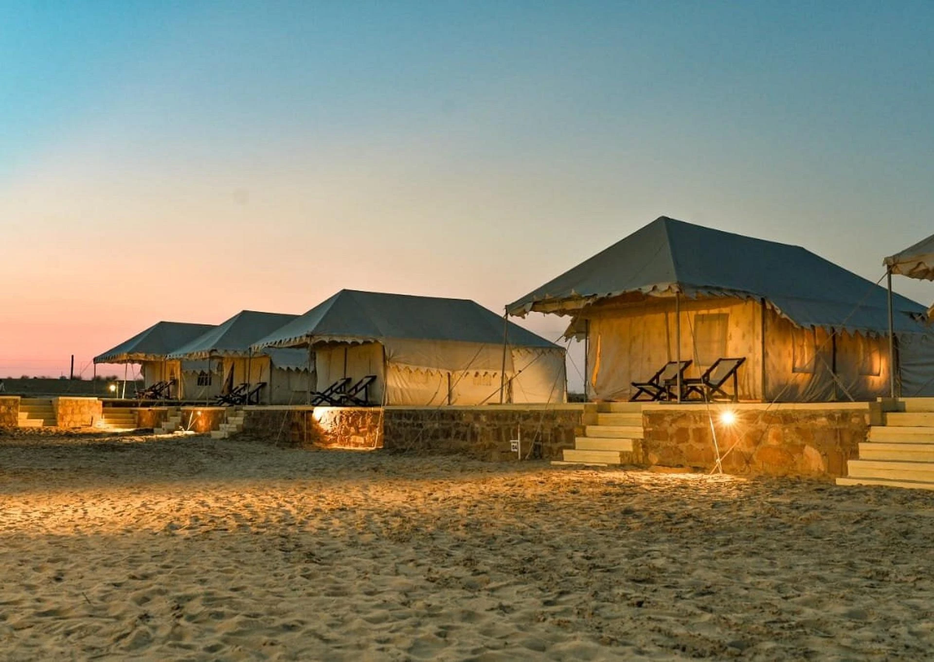 How Amenities Define Your Jaisalmer Desert Camping Experience