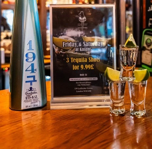 Experience Authentic British Taste with the Best Pub Food in Portobello Market