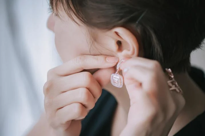 The Story Behind Every Sparkle: How Fashion Earrings Define Your Style Journey