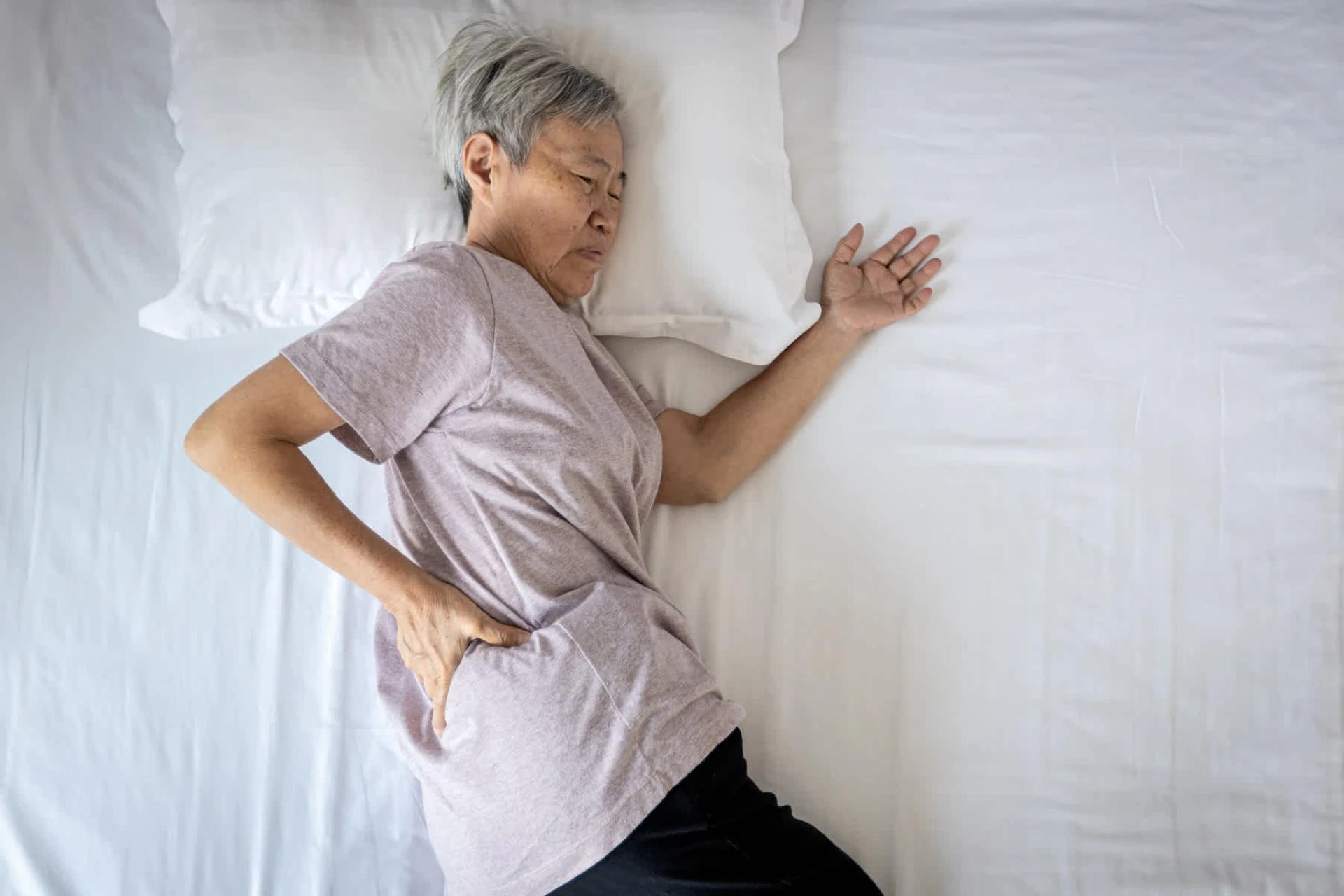 7 Common Reasons Your Hip Hurts at Night (and What You Can Do About It)