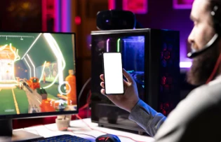 Future-Proofing UX for Cloud Gaming: What Designers Can Learn from the PlayStation Portal