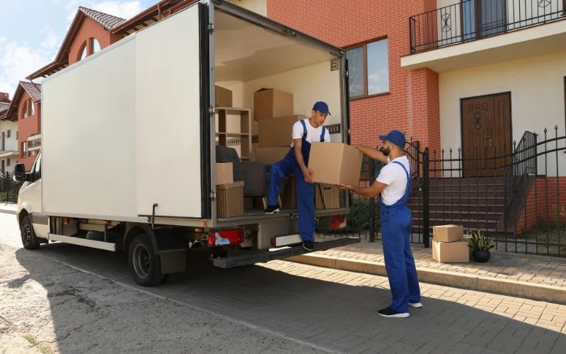 Why Does Extra Empty Space in a Moving Truck Increase Damage Risk?