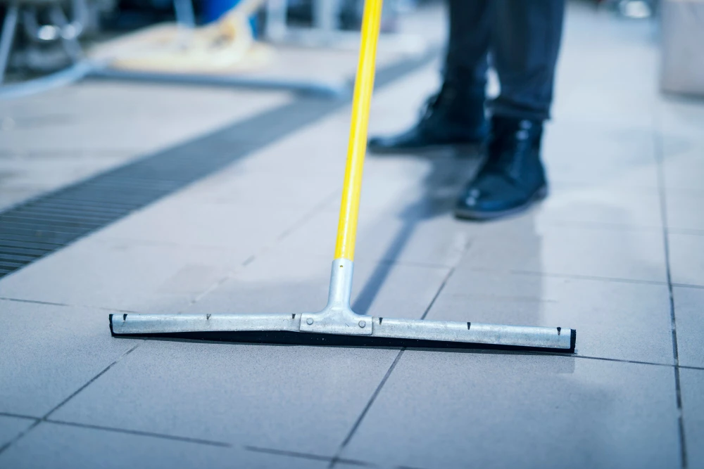 7 Key Things to Look for in a Professional Warehouse Floor Cleaning Company