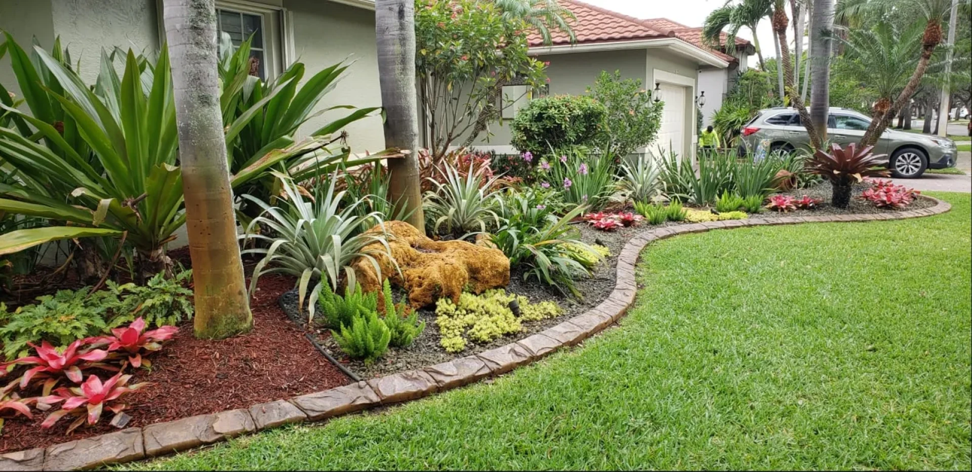 7 Advantages of Concrete Curbing Landscape Edging for Homes in Florida