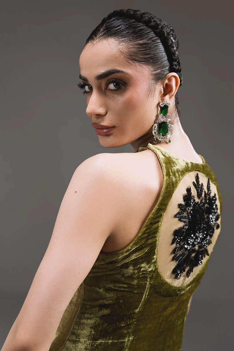 Timeless Elegance: Discover Pakistani Wedding Clothes in the UK with Rania Zara Studio