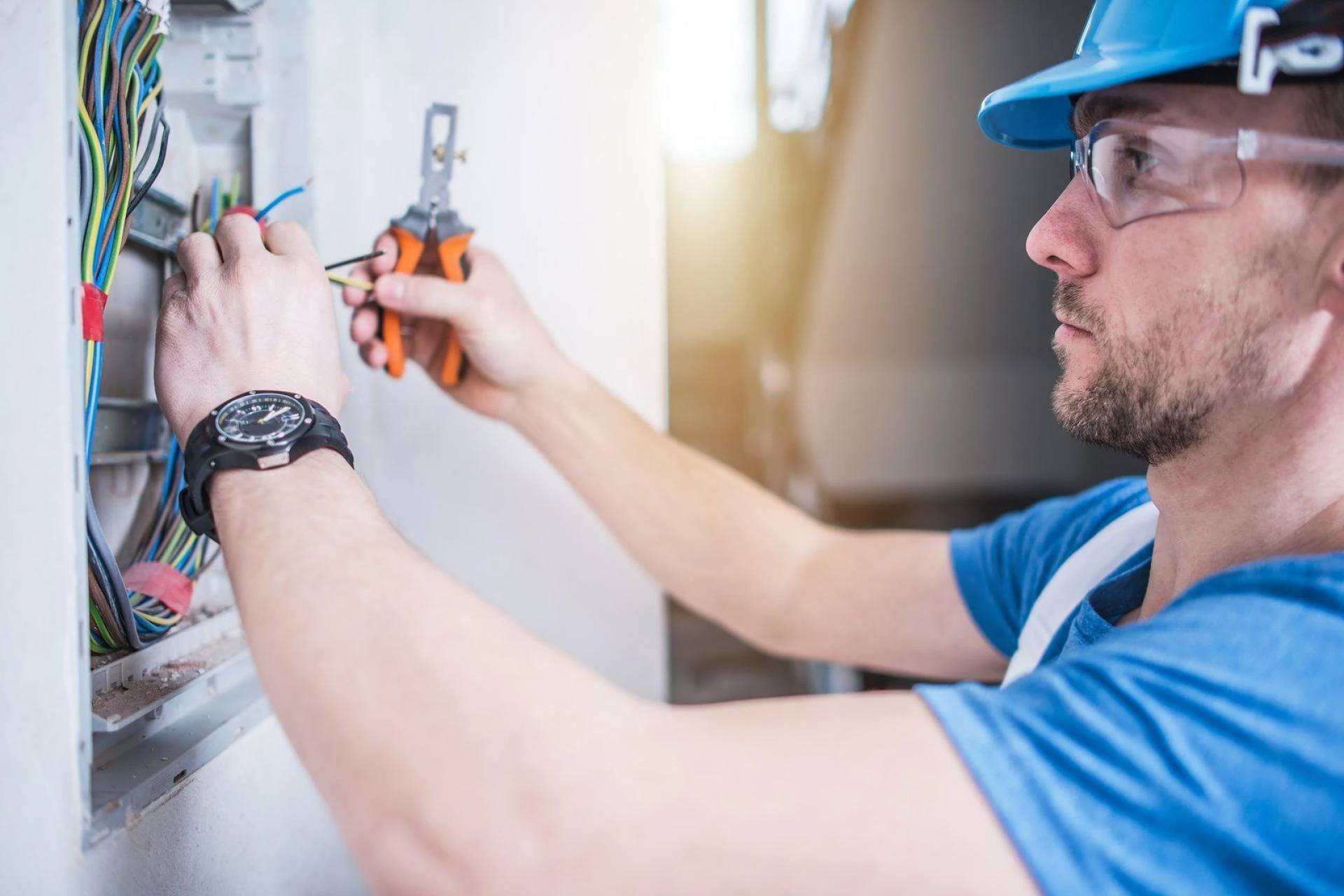 Top Reasons to Always Choose a Licensed Electrical Contractor for Your Project