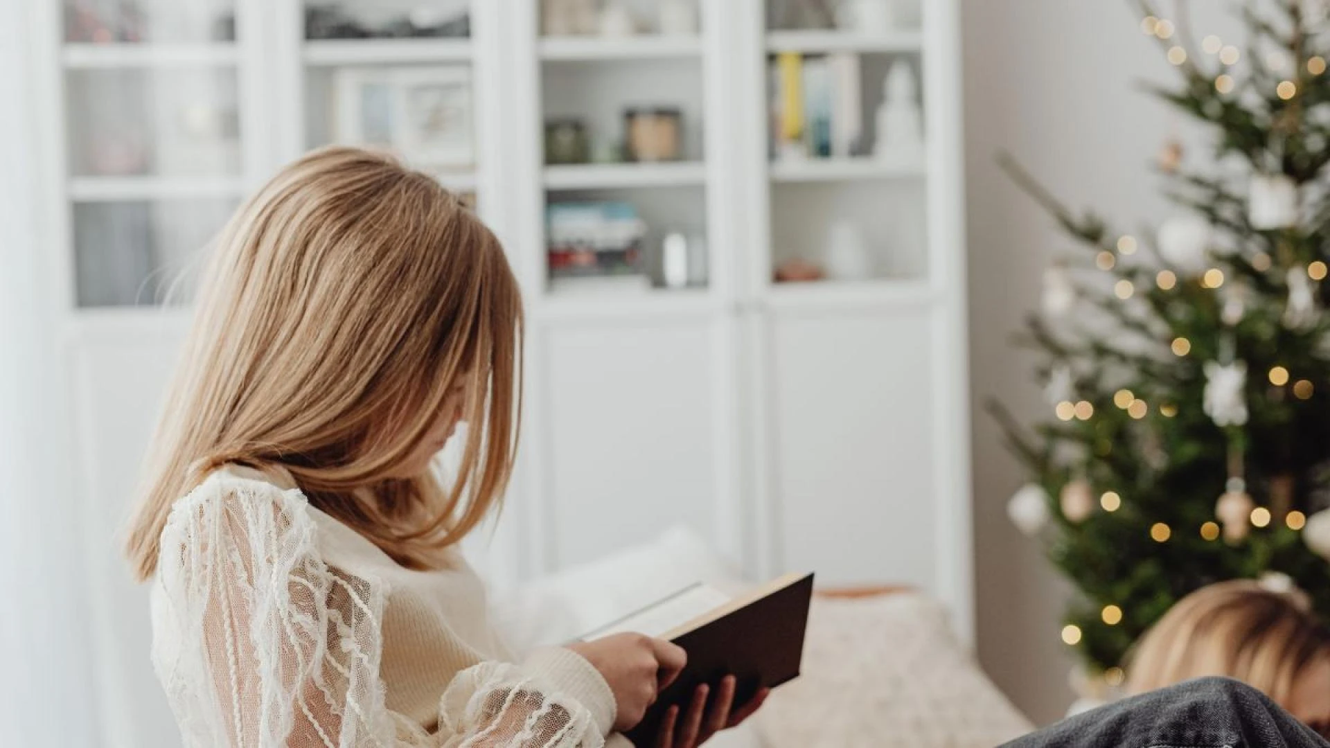 Student tips to ease financial pressure during Christmas 