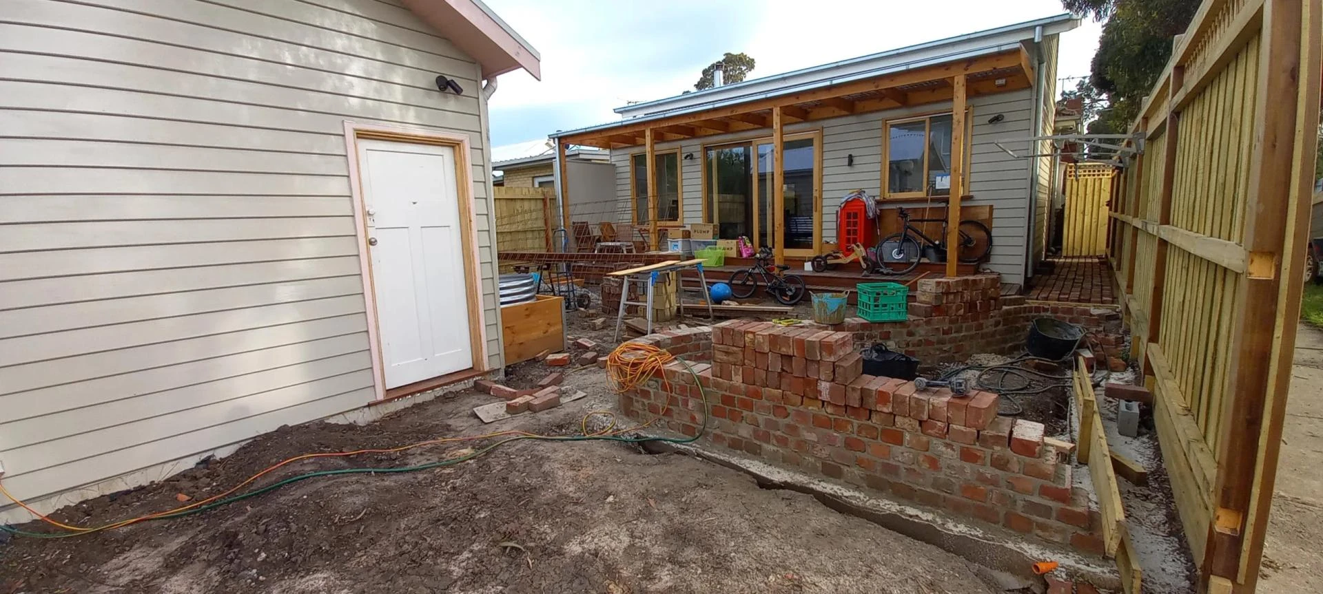 Elevating Outdoor Spaces: Why Melbourne Homeowners Are Transforming Their Landscapes with Modern Design