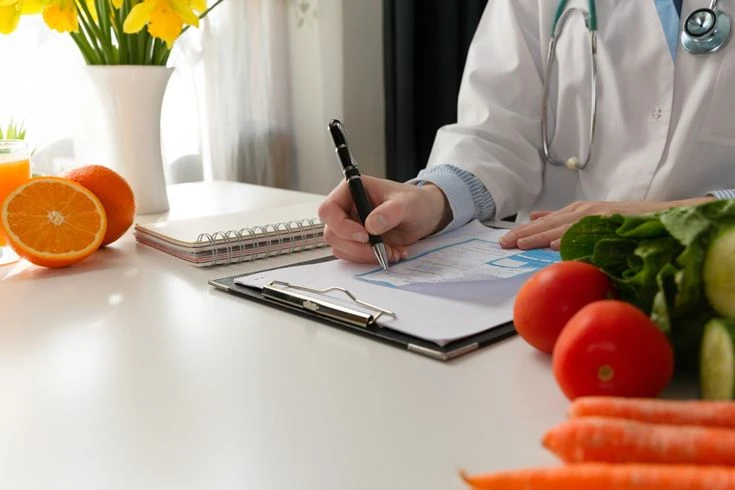 Understanding the Role of an Autoimmune Dietitian and Gut Health Nutritionist