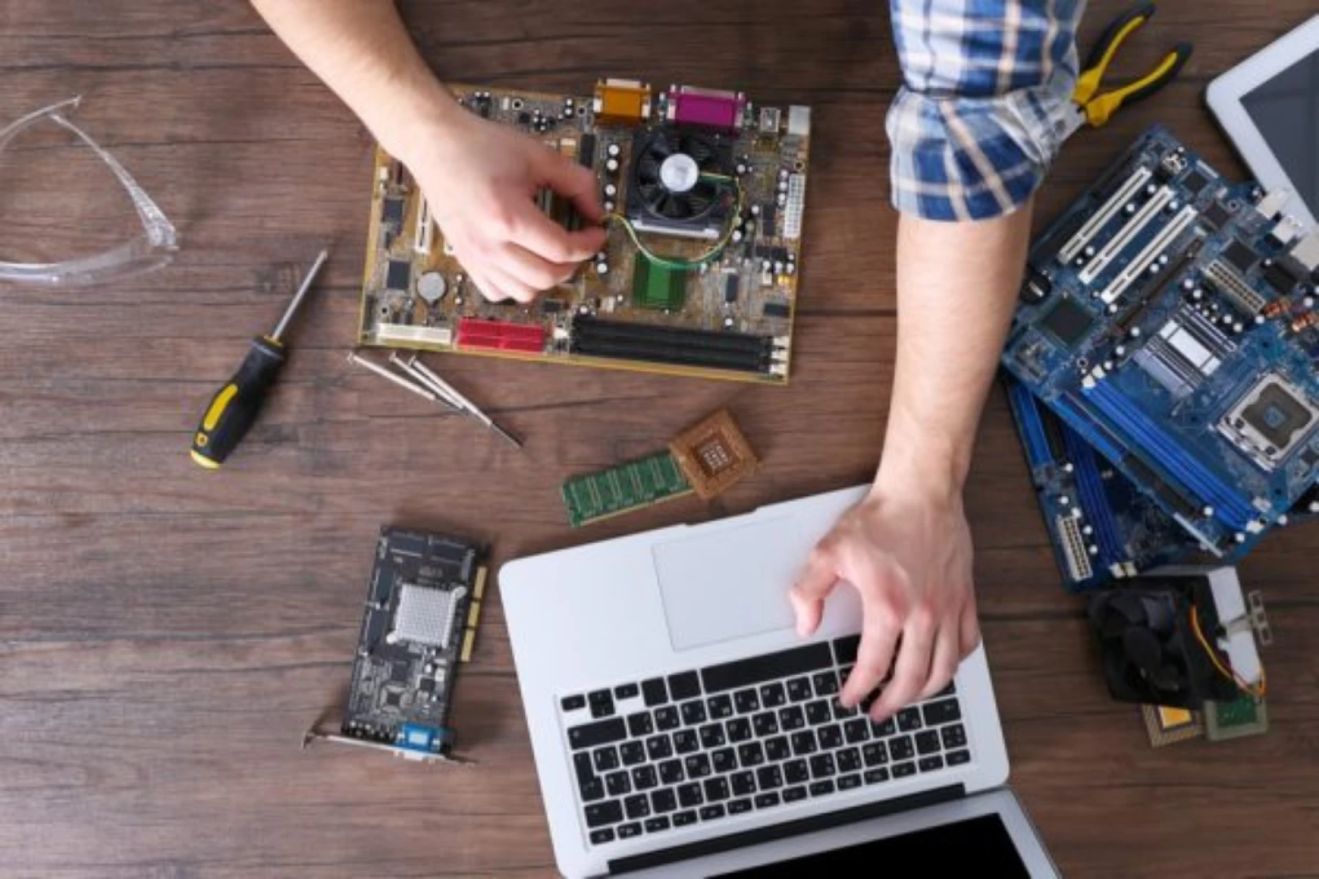 iPhone Service Center – Your Trusted Solution for Fast & Safe Repairs