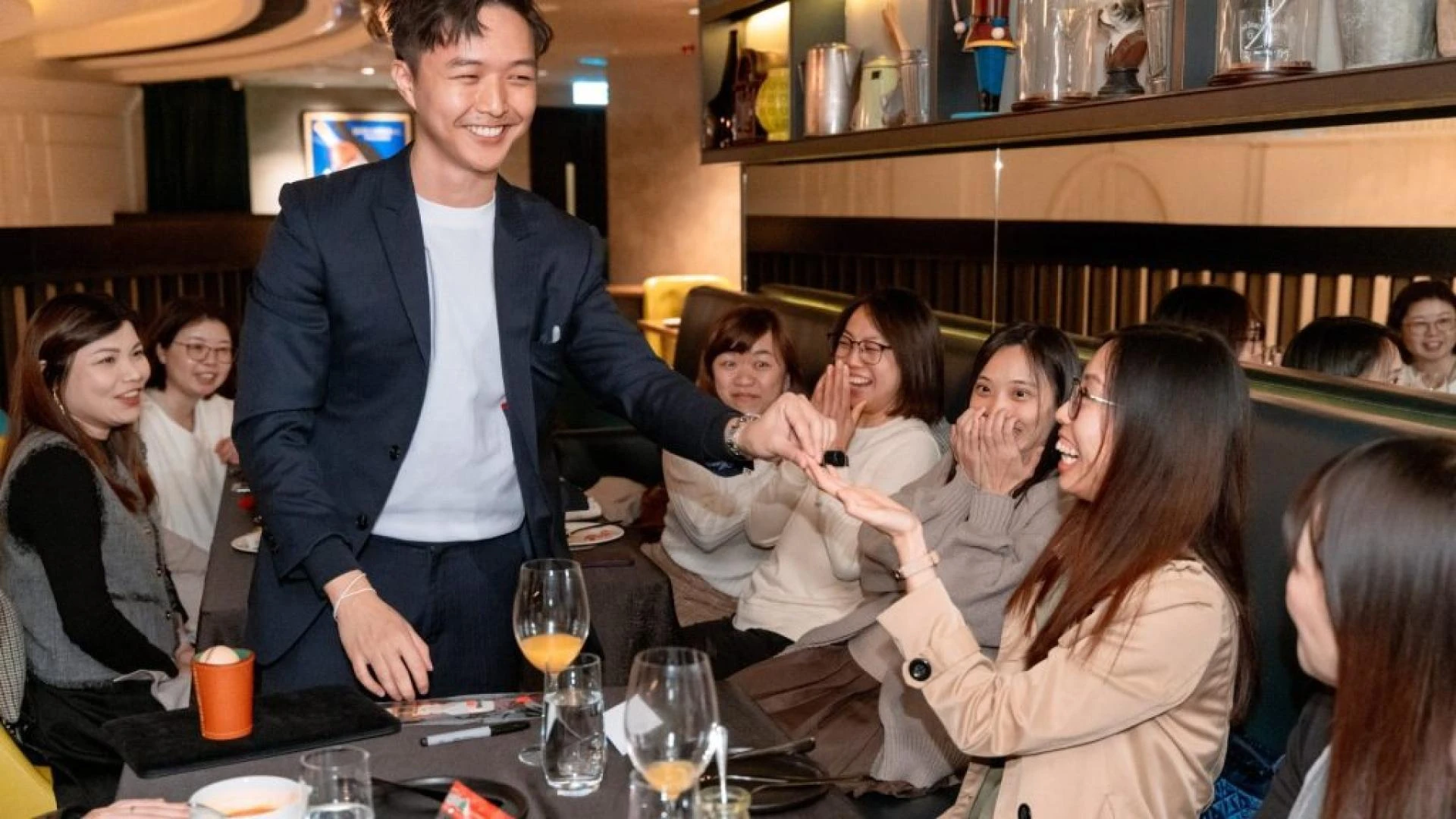 The Joy of Togetherness: Why a Company Dinner Strengthens Workplace Culture