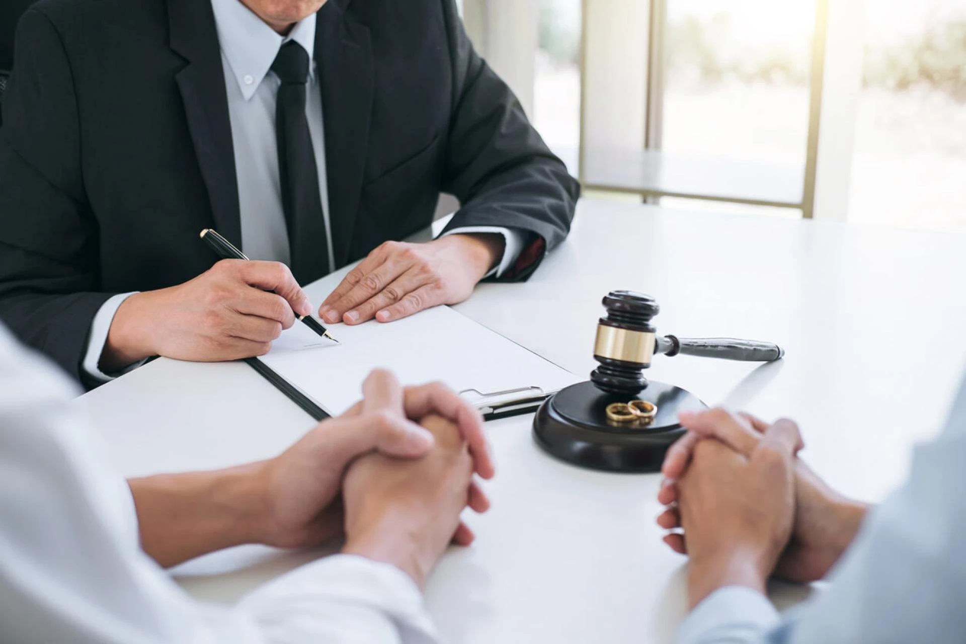 How to Choose the Right Divorce Lawyer in Mississauga: A Complete Step-by-Step Guide
