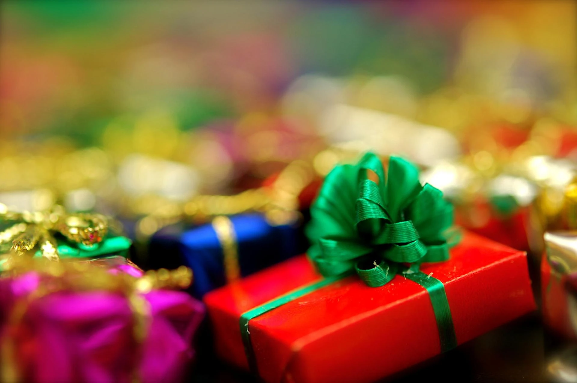🎄 Top Corporate Gifts Suppliers Dubai for Christmas 2025: Premium Festive Gifting Ideas 🎁✨