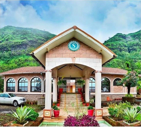 Best Resort in Tamhini Ghat & Best Time to Visit Devkund Waterfall