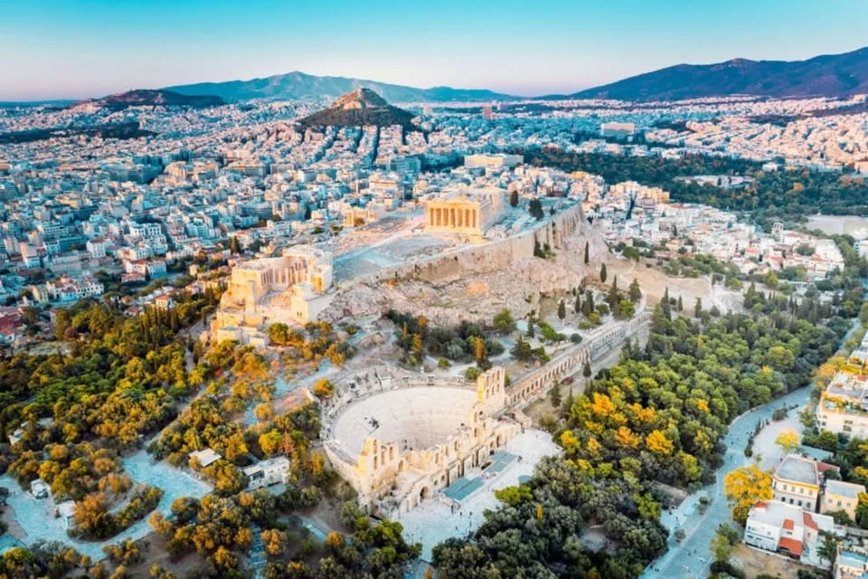 Smooth Your Journey: Book Your Ride from Athens Airport to Monastiraki Square