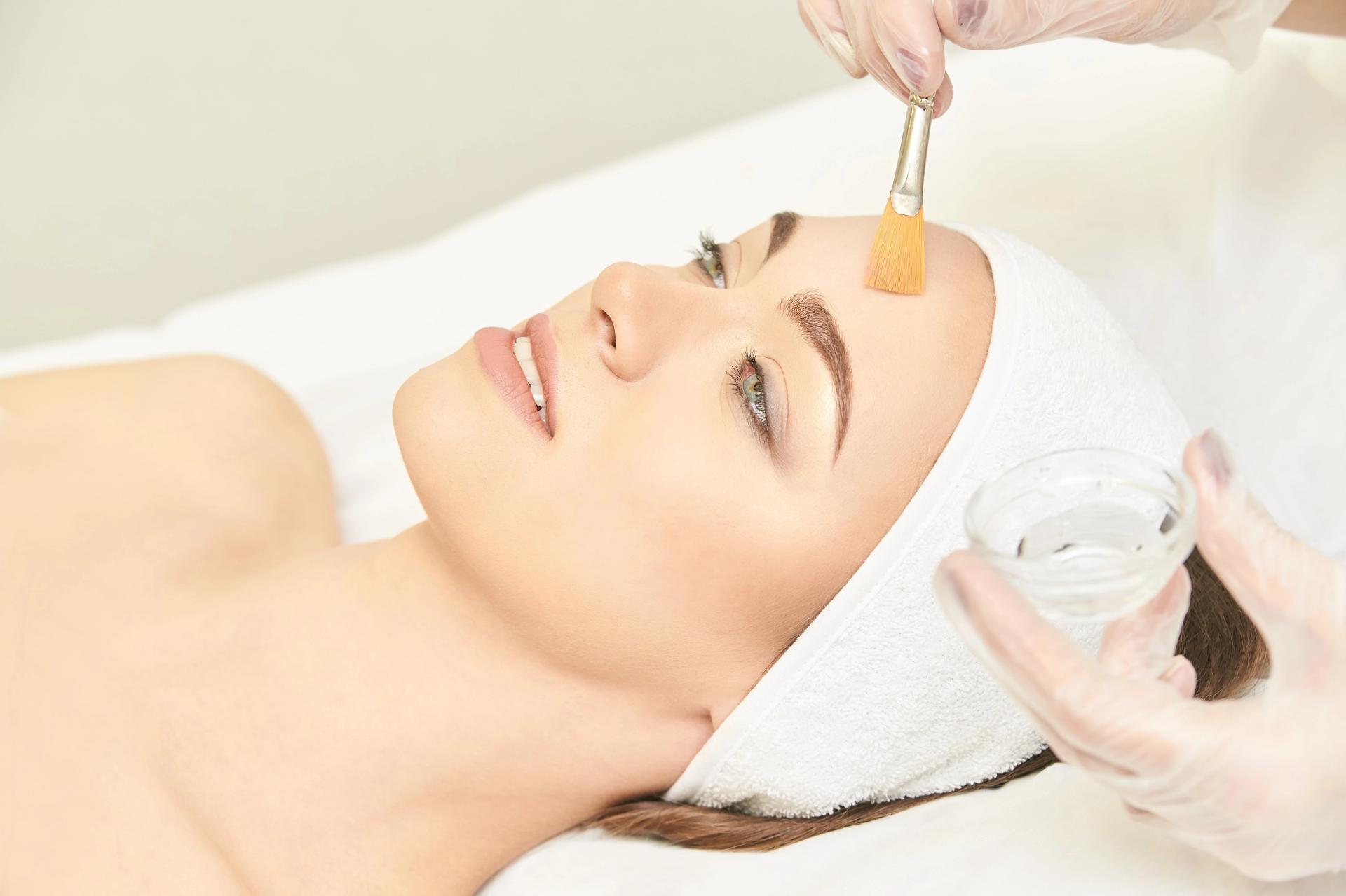 Your Complete Guide to Advanced Facial & Body Treatments in Lahore: Clear Skin, Even Tone & Deep Pore Renewal