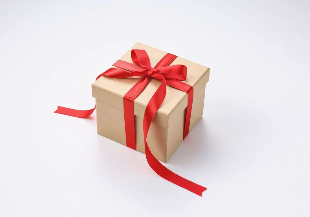 How Curated Gift Boxes Are Transforming Gifting in Canada