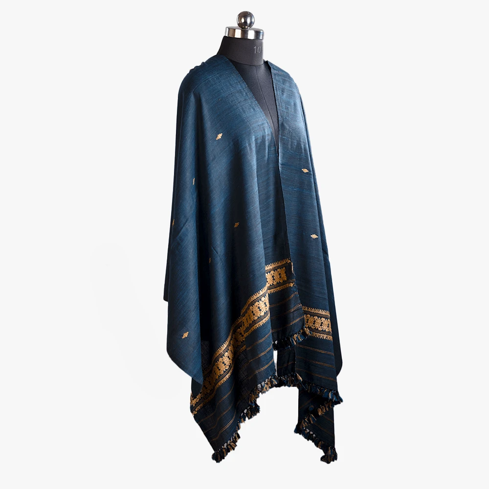 A Beginner’s Guide to Women’s Shawls for All Seasons