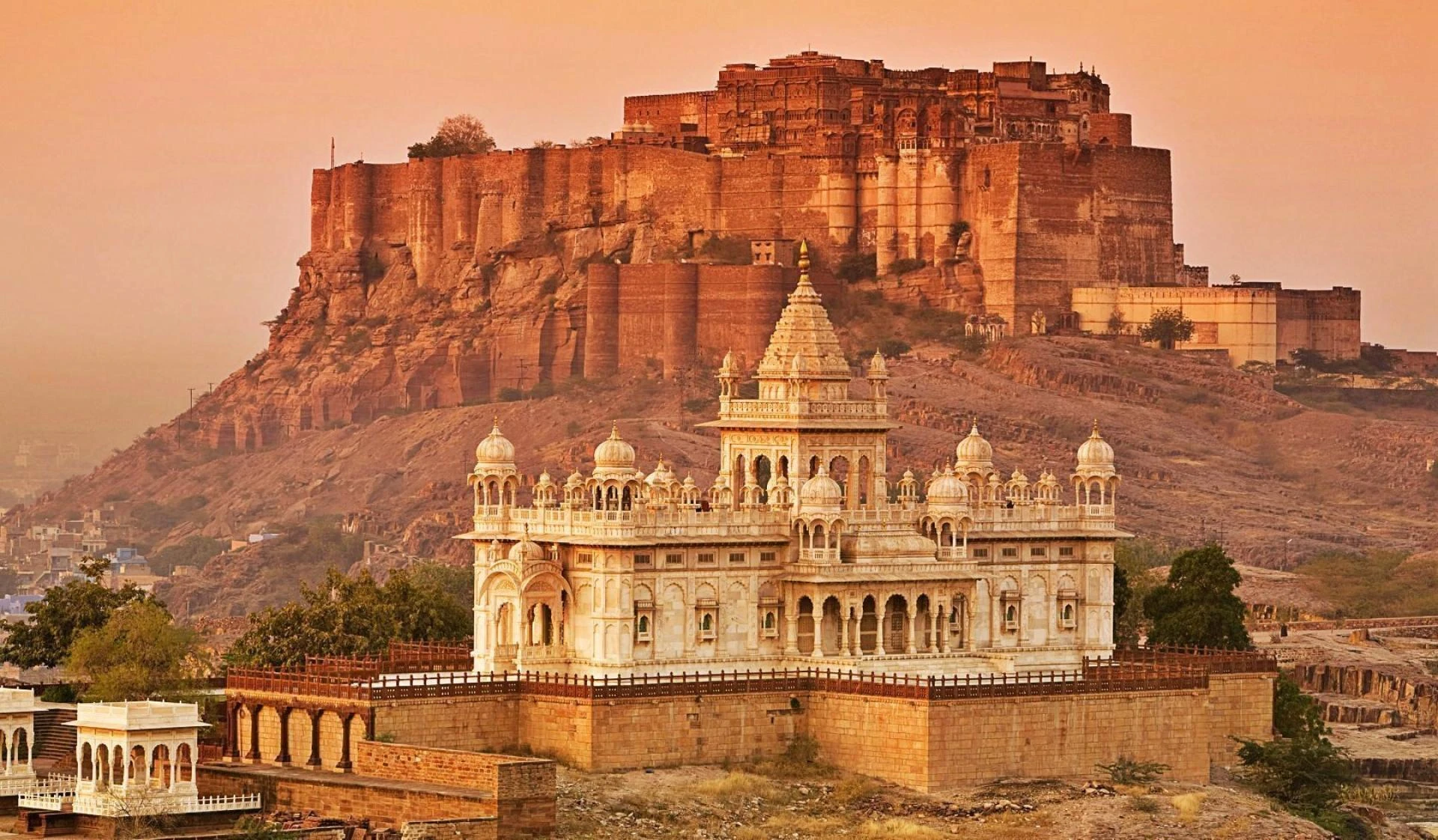 Complete Sightseeing Guide for a Jaisalmer to Jodhpur Road Tour