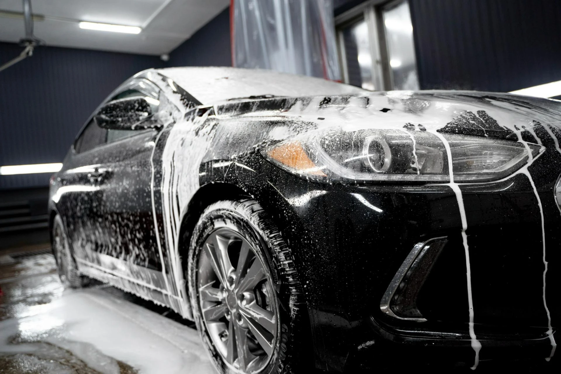 The Smart Way to Keep Your Car Clean: The Modern Convenience of Automatic Car Washes