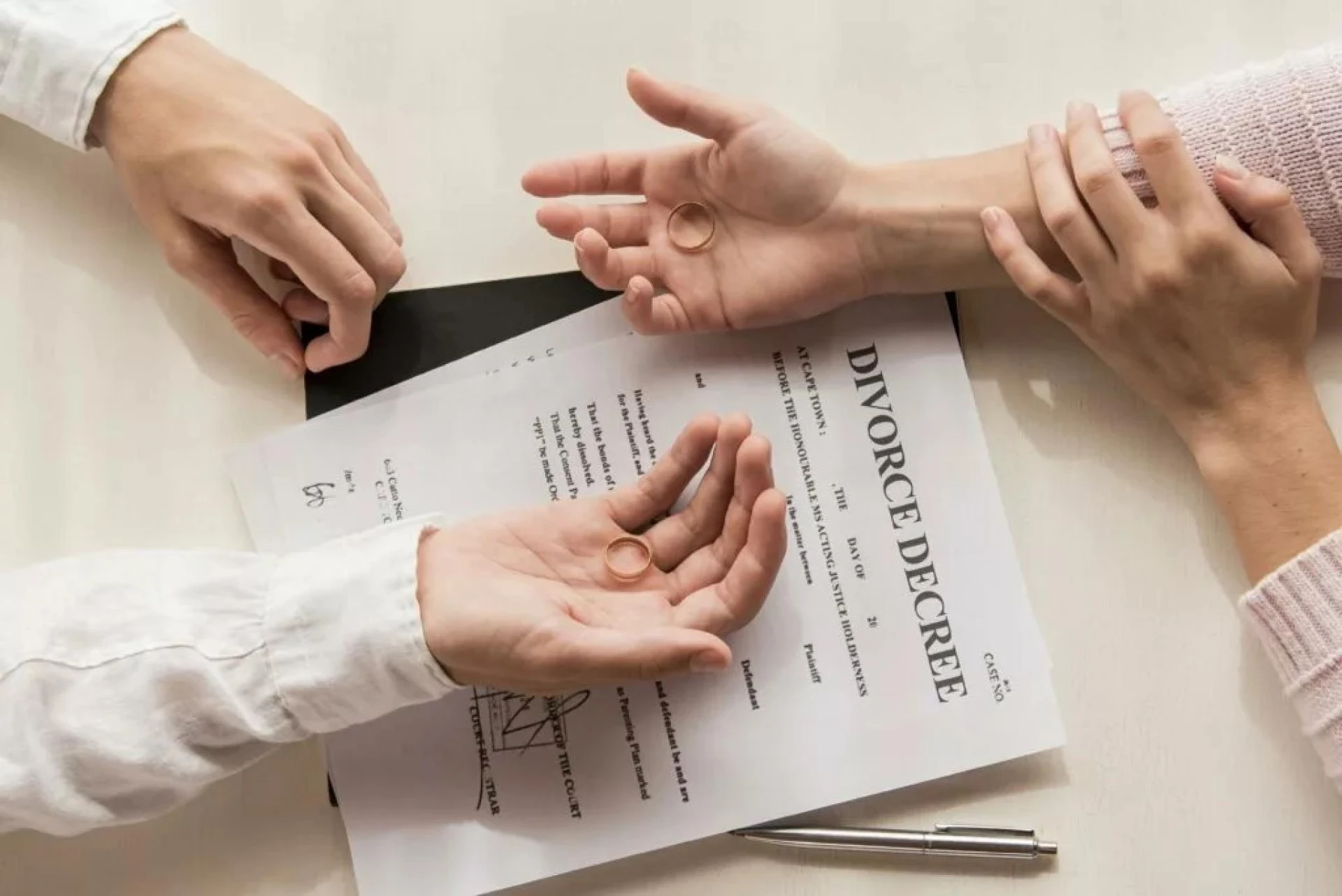 Why Choosing the Right Divorce Attorney Matters