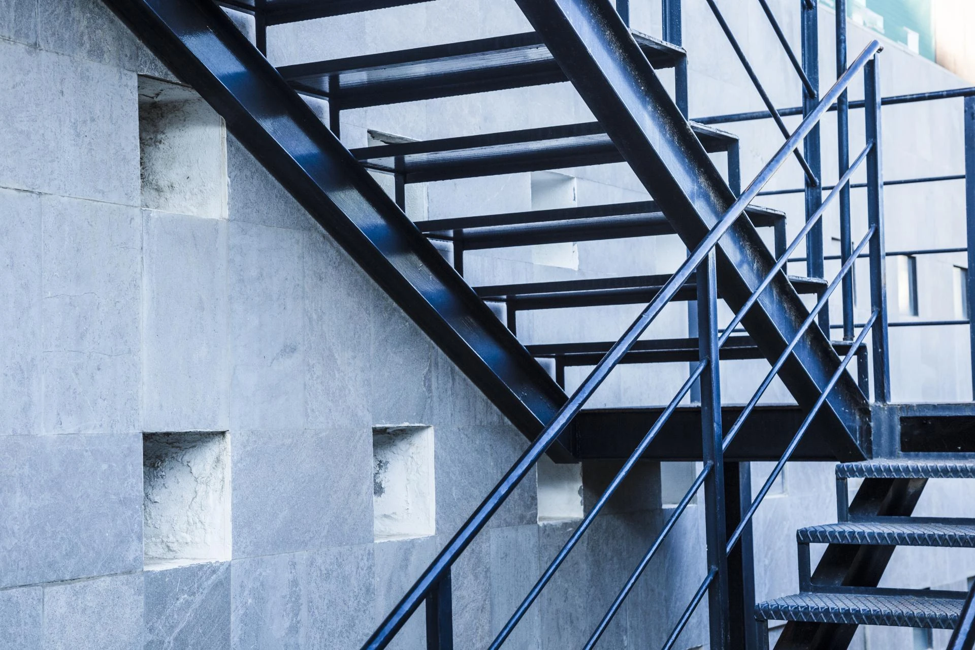 Why a High-Quality Ladder Matters: Durability, Safety, and Performance