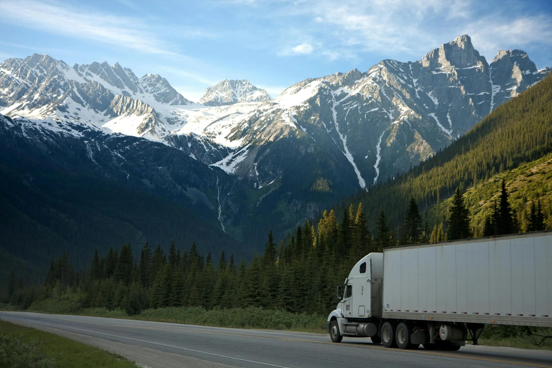Fuel efficiency tips for light and intermediate commercial trucks 