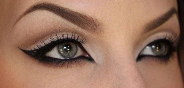 Best Eyeliner for Wedding Day Eyes That Pop