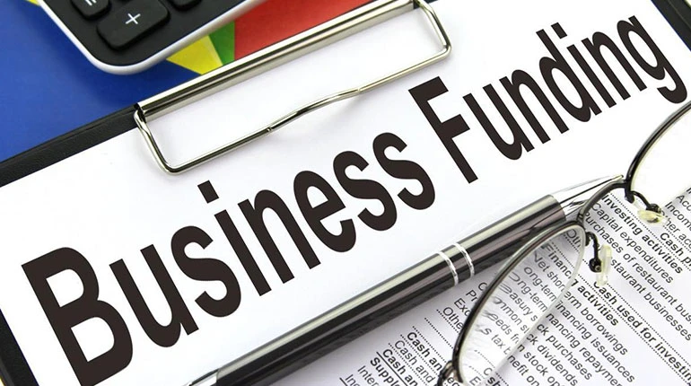 Essential Qualities of a Business Funding Consultant