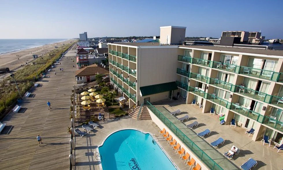 Enhancing Safety and Security at Boardwalk Attractions Through Live Stream Monitoring