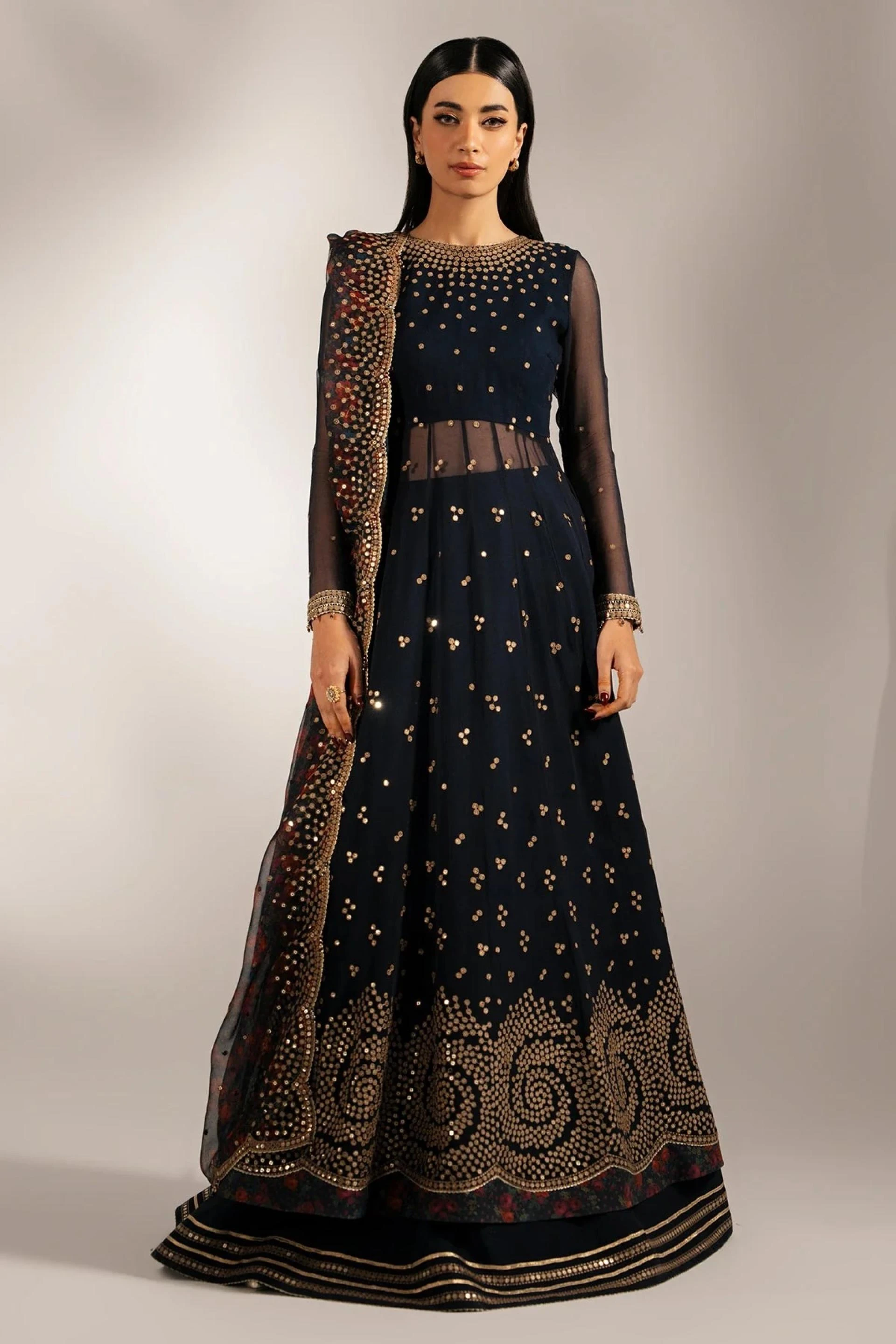 Navigating the World of Contemporary Pakistani Fashion: A Complete Guide