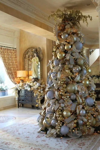 How to Use Artificial Flowers for Christmas Home Decor