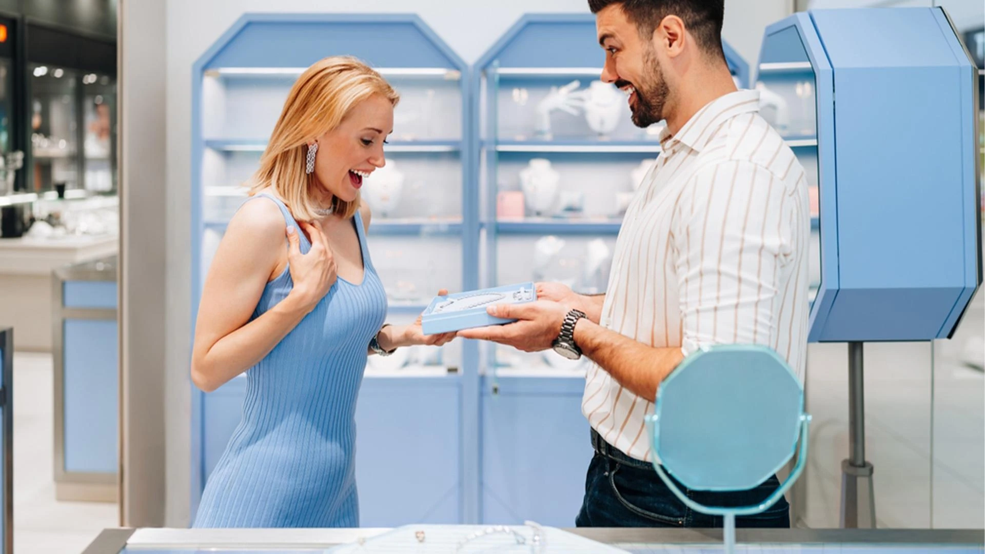 Why Custom Jewellery Makes the Most Meaningful Christmas Gift This Year