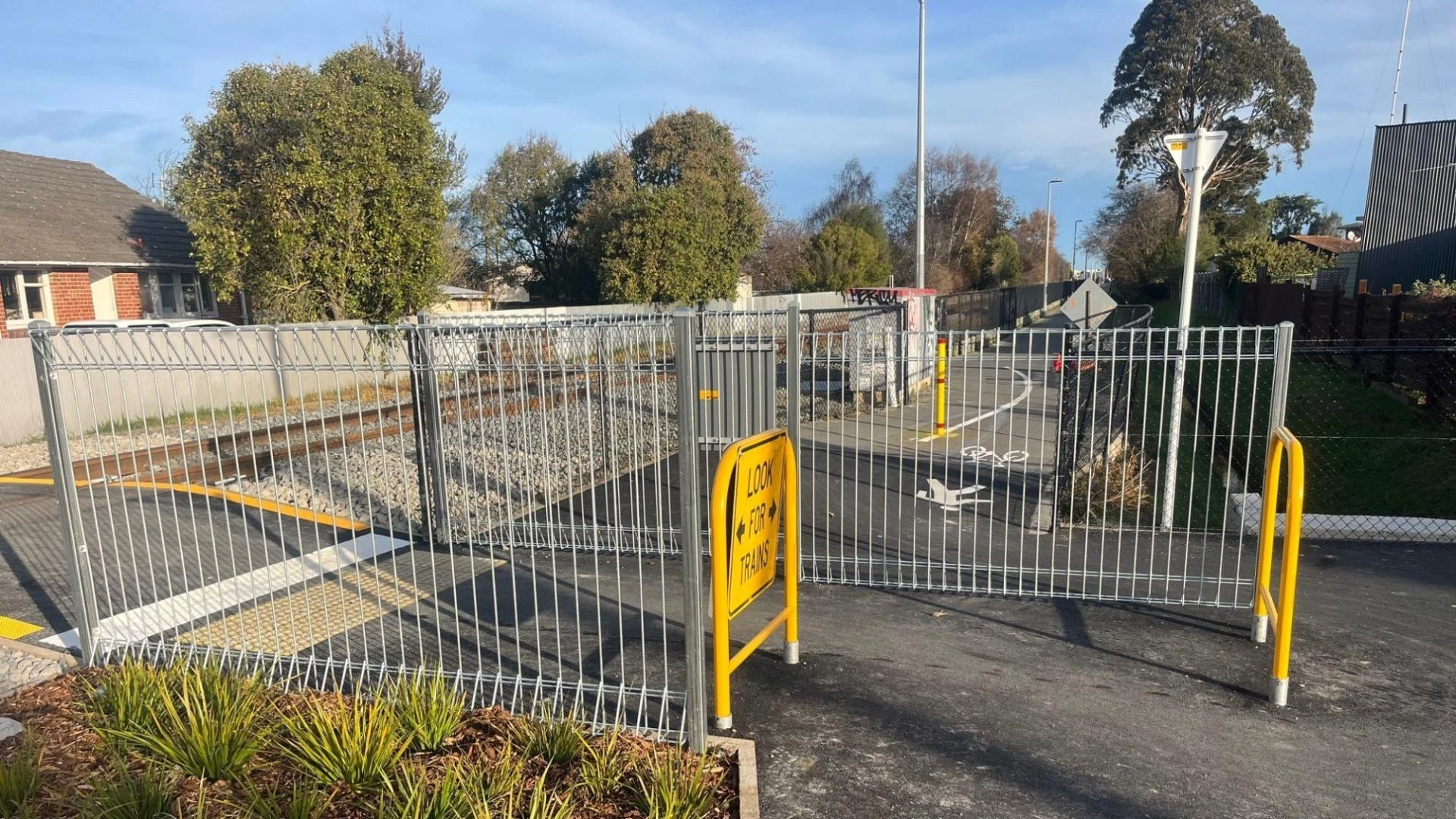 Commercial Boundary Fencing in Christchurch: What Experienced Local Contractors Bring to the Job?