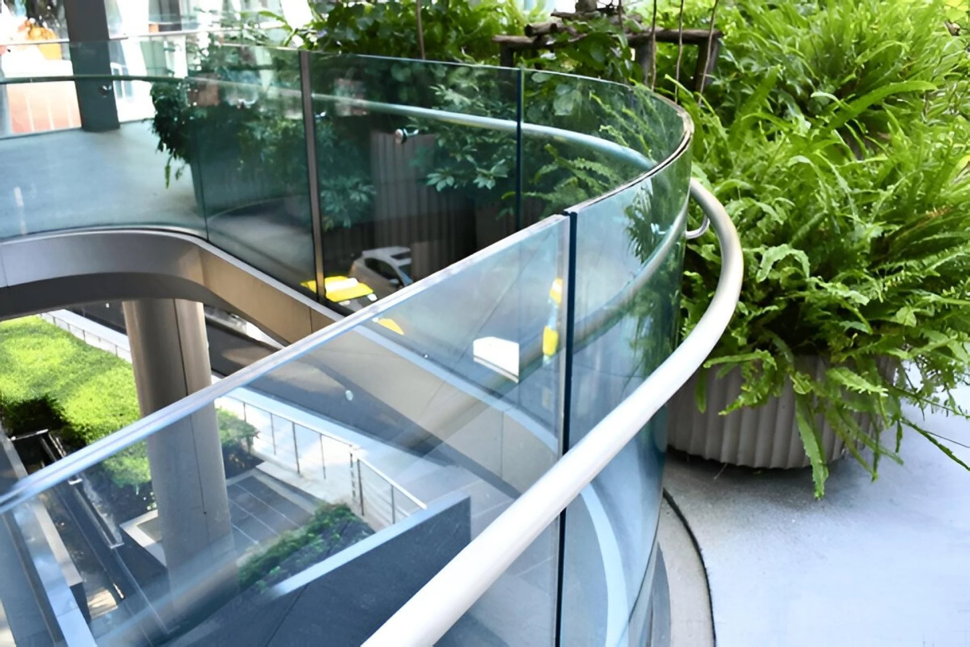 Aluminum Glass Railings for Homes and Offices in India: Design, Safety & Style Guide