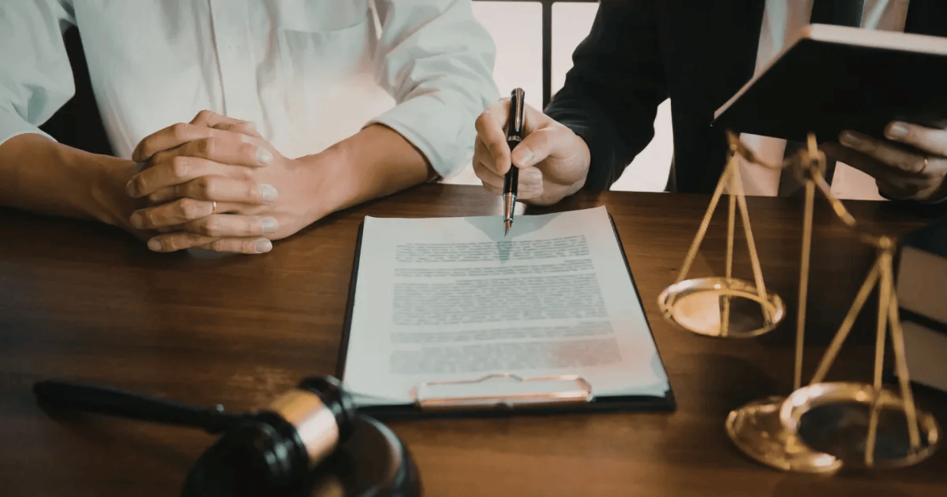 How Lawyers Draft Shareholder Agreements in Dubai?