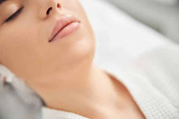 How to Maintain Glowing Skin in New England Climate?