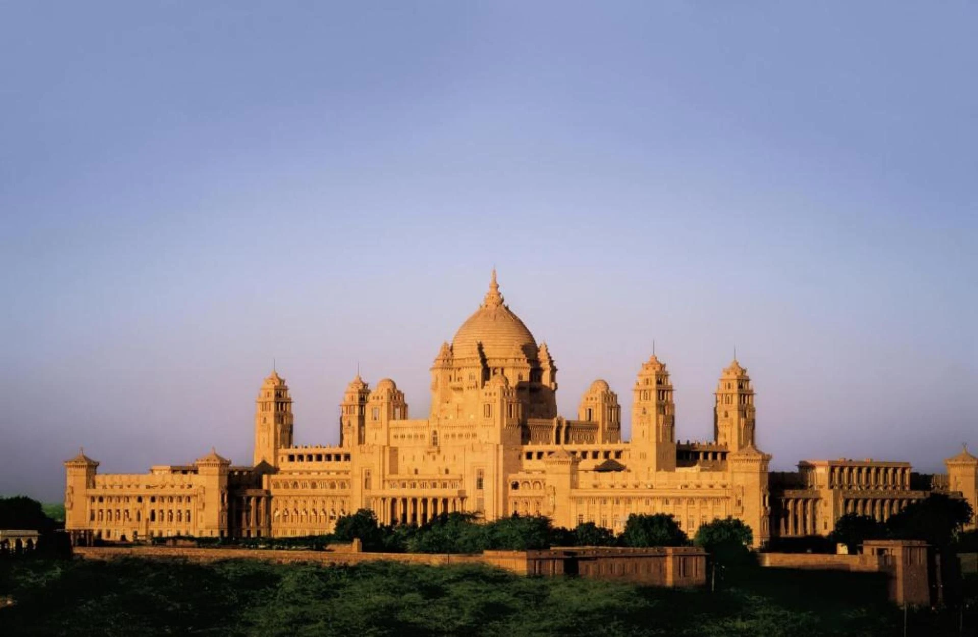 Luxury India Trip Packages: What to Expect and How to Choose the Best One 