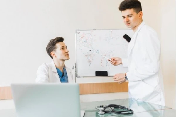 How the Top 5 Pharmacy Colleges in Lucknow Prepare Students for the Pharma Industry