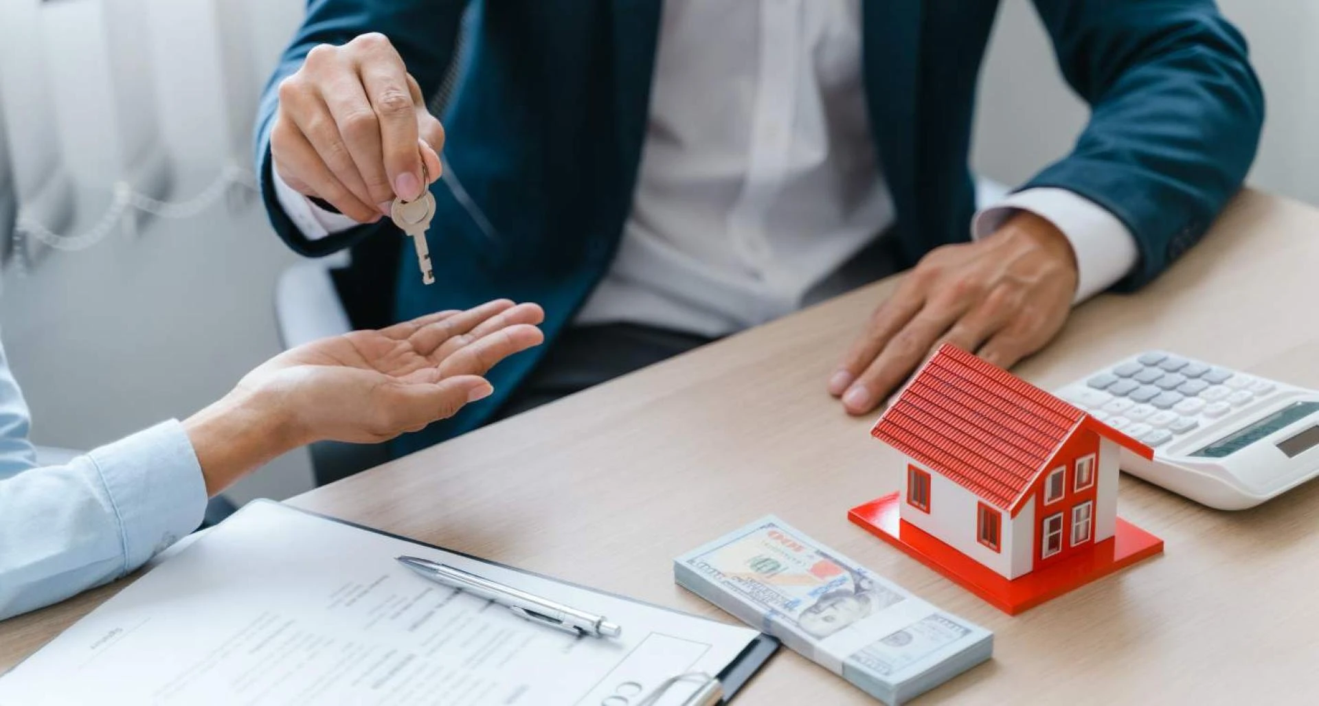 Pros and Cons of Buying Property in Dubai Without an Agent