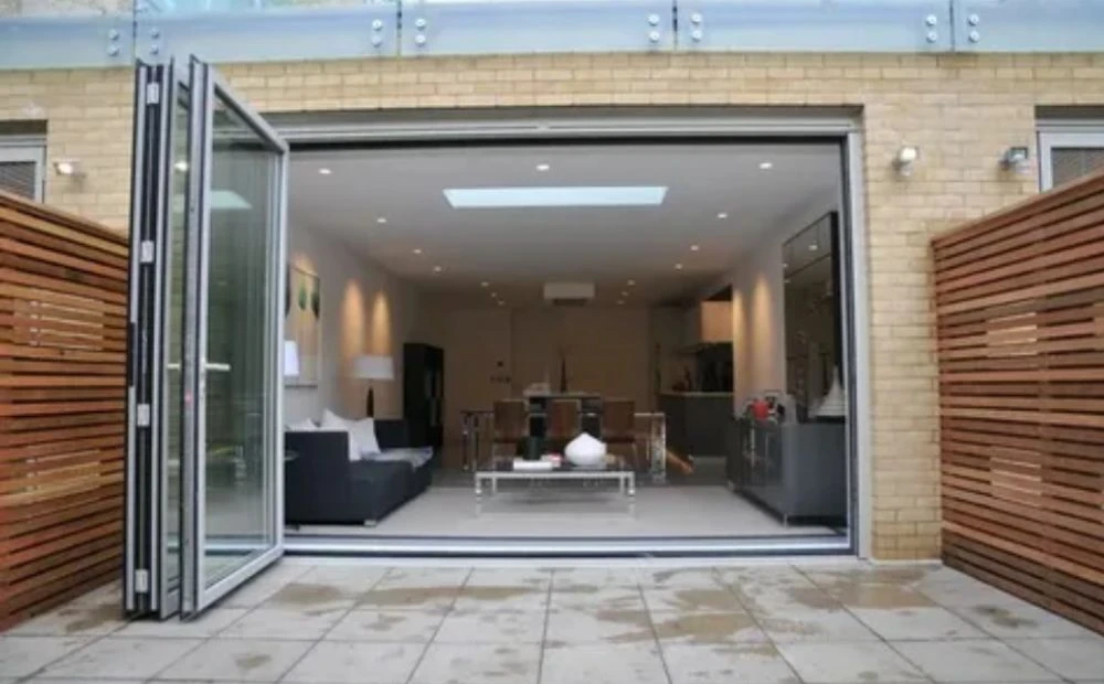 What Are the Benefits of Installing Frameless Glass Doors Dubai