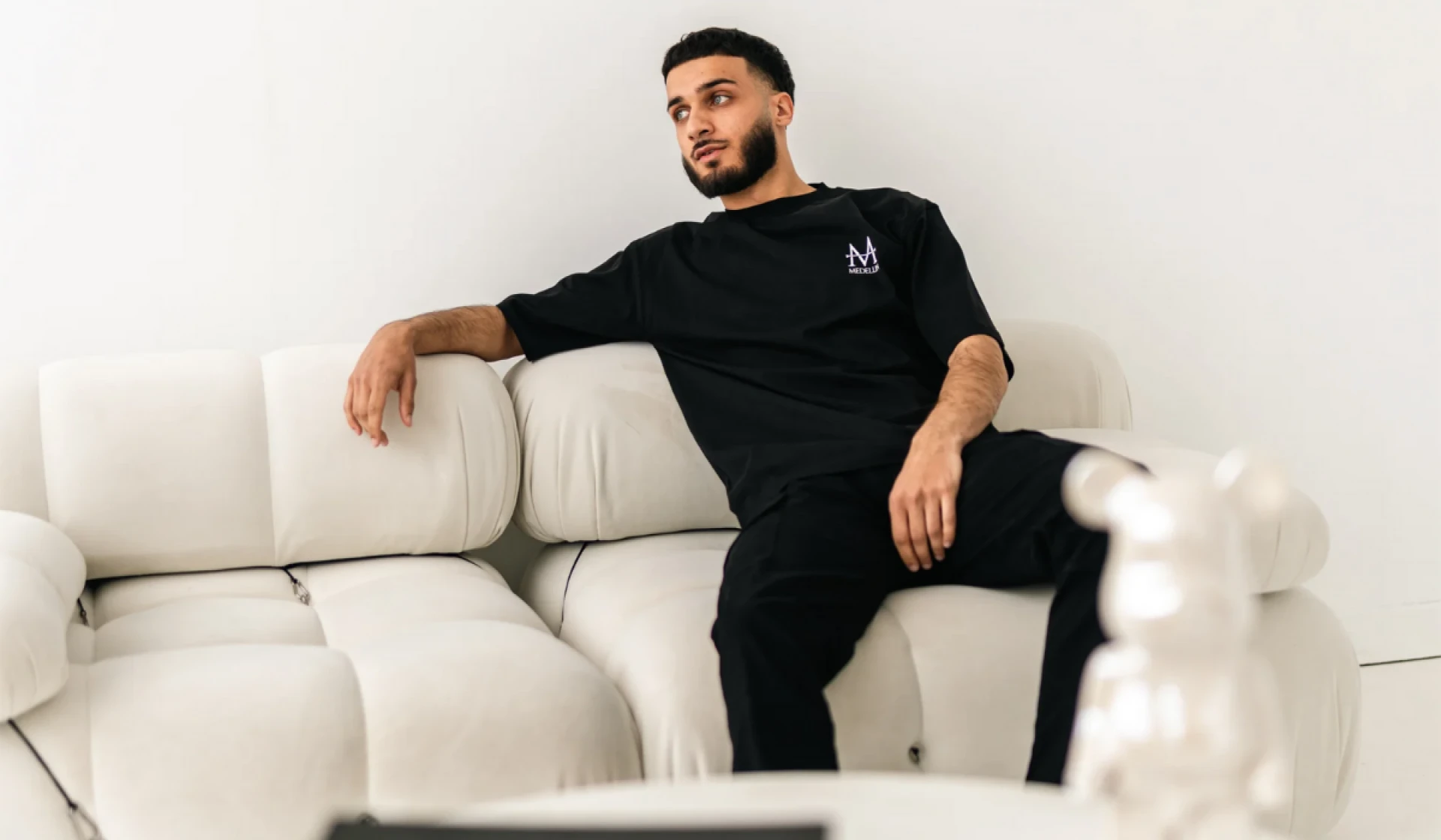 How To Wear Oversized T-Shirts For Men the Right Way