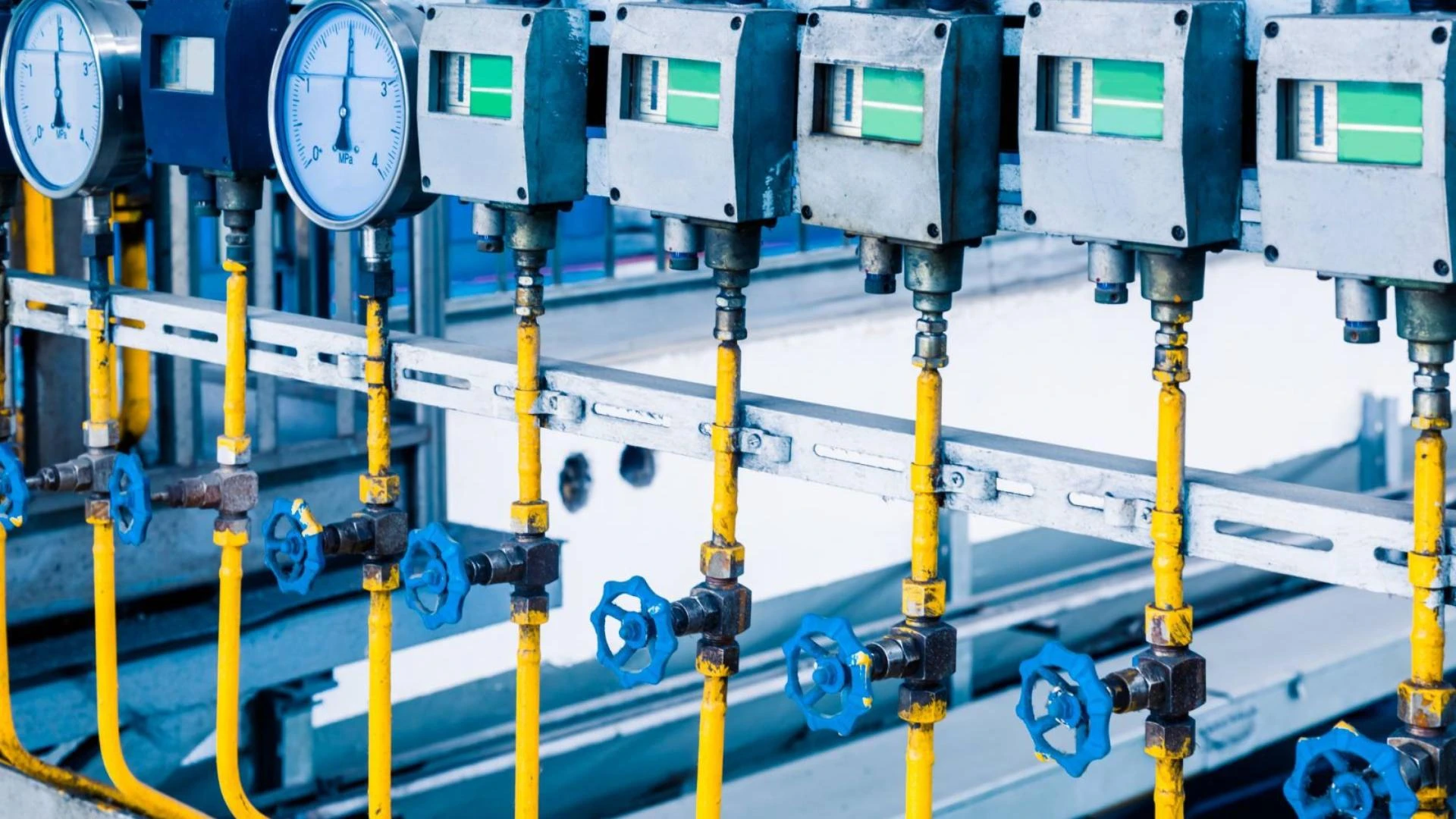 Smart Compressed Air System Management: IoT and Data-Driven Design for Industrial Efficiency!