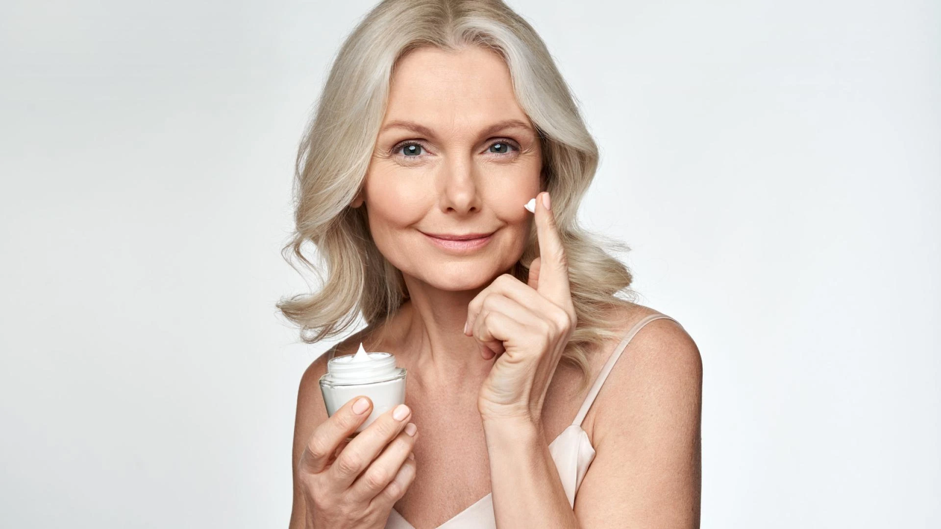 Natural Skin Care Tips for Middle-Aged Women